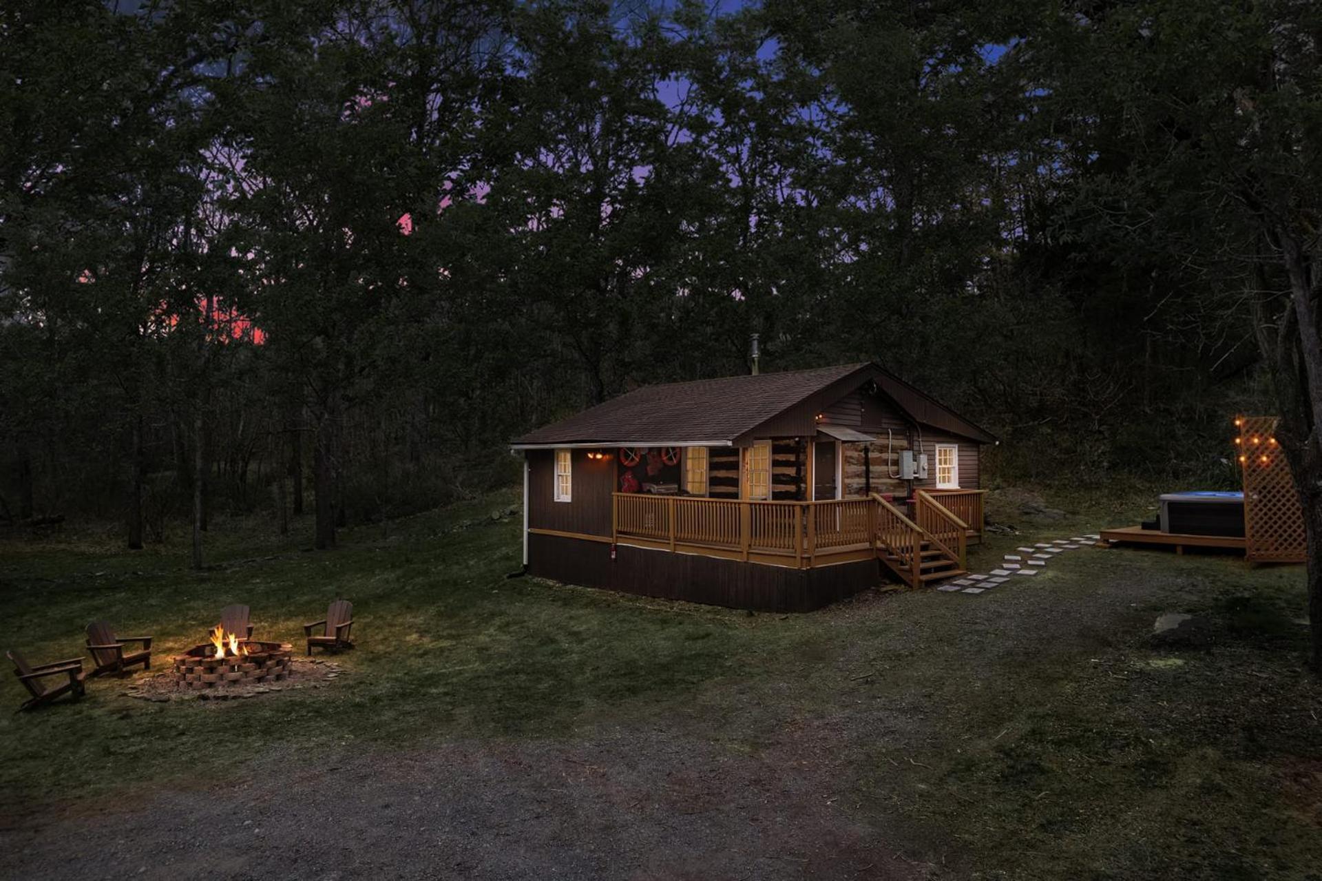 Creekside Cabin W Hot Tub, Fire Pit, Grill, Wifi! Basye Экстерьер фото